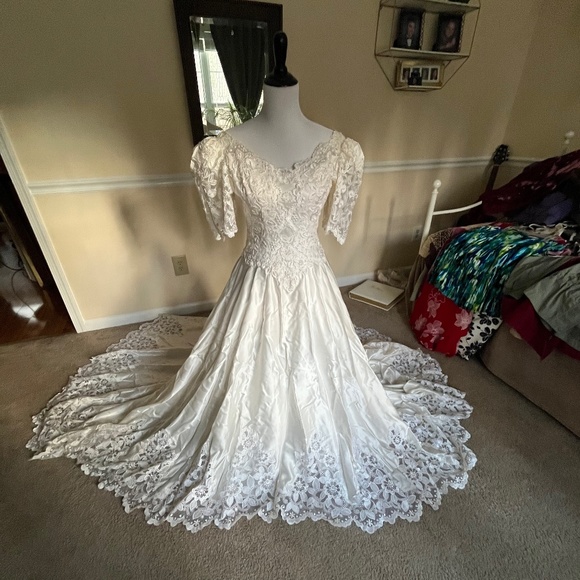 Vintage Wedding Dress (1988) - Picture 1 of 15
